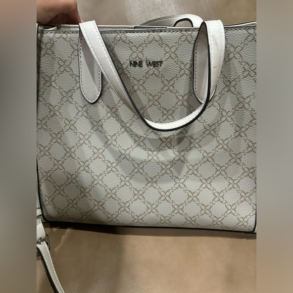 Nine West cream colors crossbody bag with card holder - Picture 2 of 9